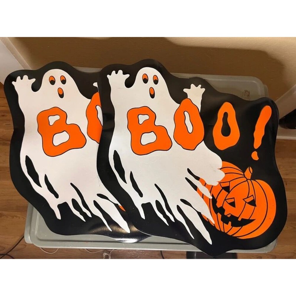 Halloween placemat set with ghosts and pumpkins